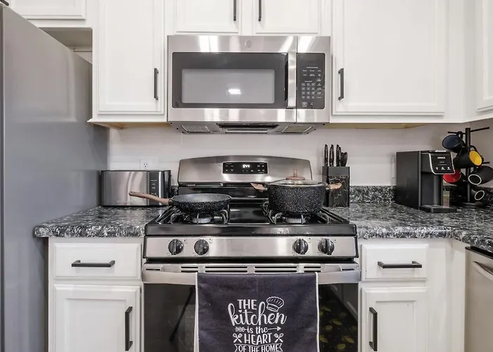 Apartment Desert Breeze Retreat 5-10mins From Az Mills Mall